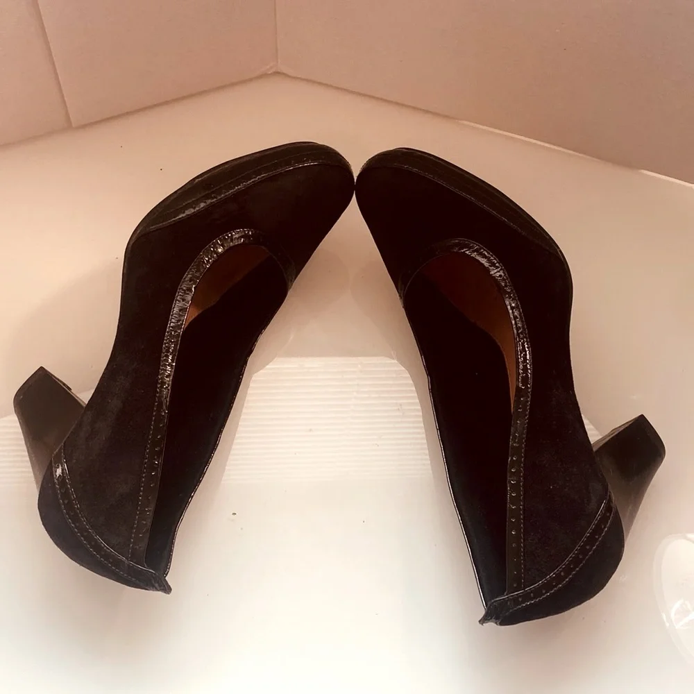 CLARKS Black Leather Sz 9M Slip on Block heels Trim Accent Comfy Career Pumps - Picture 5 of 9